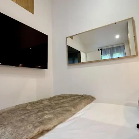 Apartment Tiny House De La Serraz